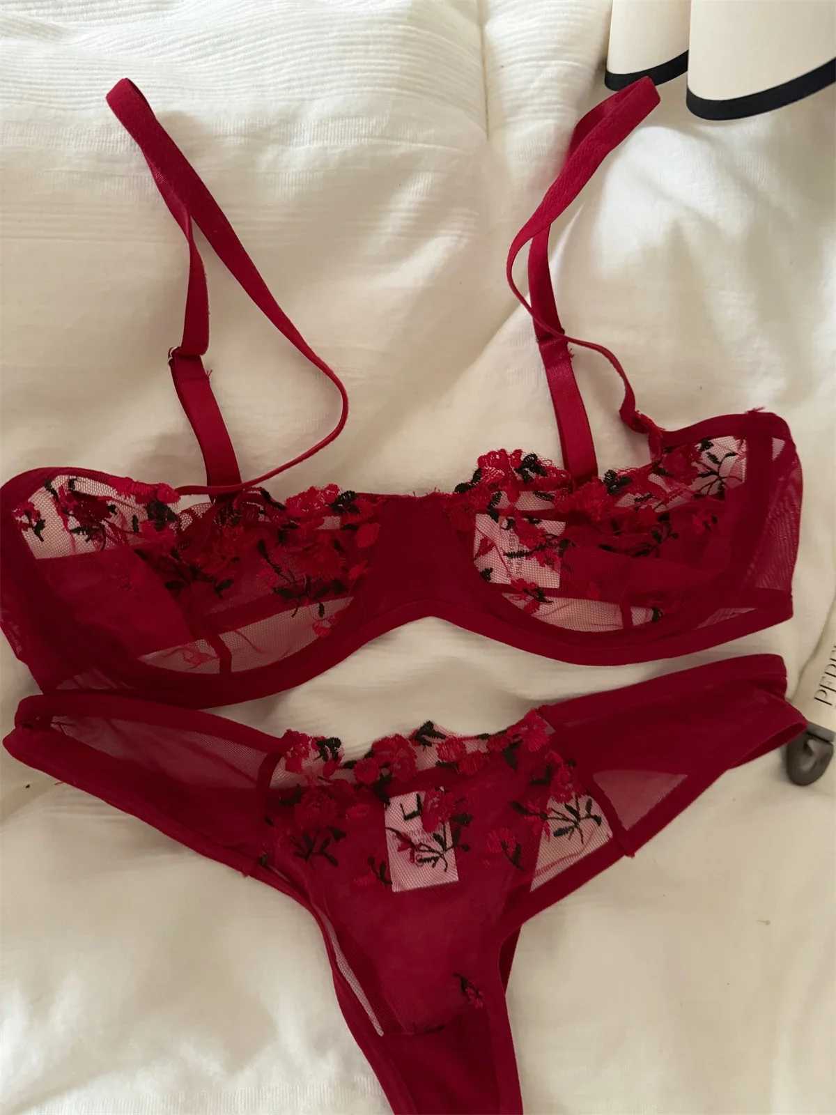 Red ambiance lingerie panty suit niche purple embroidered mesh thin large breast underwear sexy lace braXJ250301