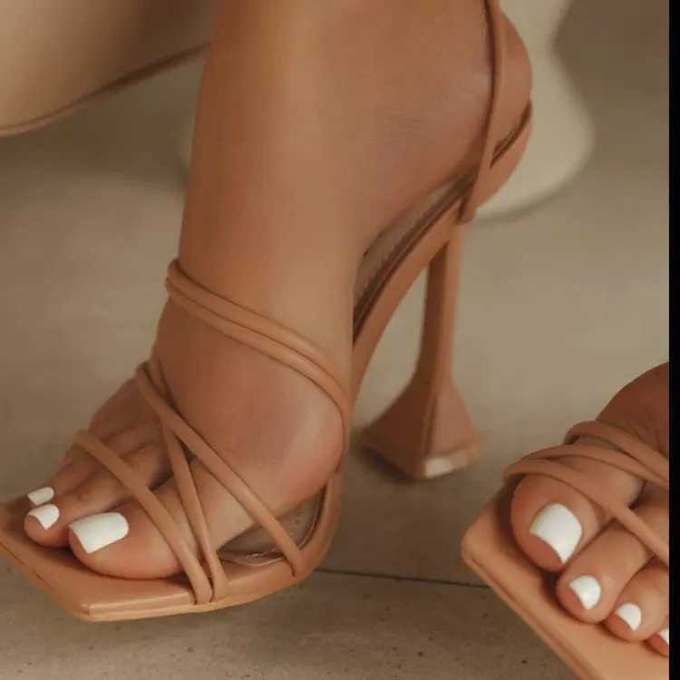 2022 New Summer Fashion High Wen Lacing Sexy Wan Pumps Gladiator hot Sandals Wedding Party Shoes on H Big Size 35-43 Z250301