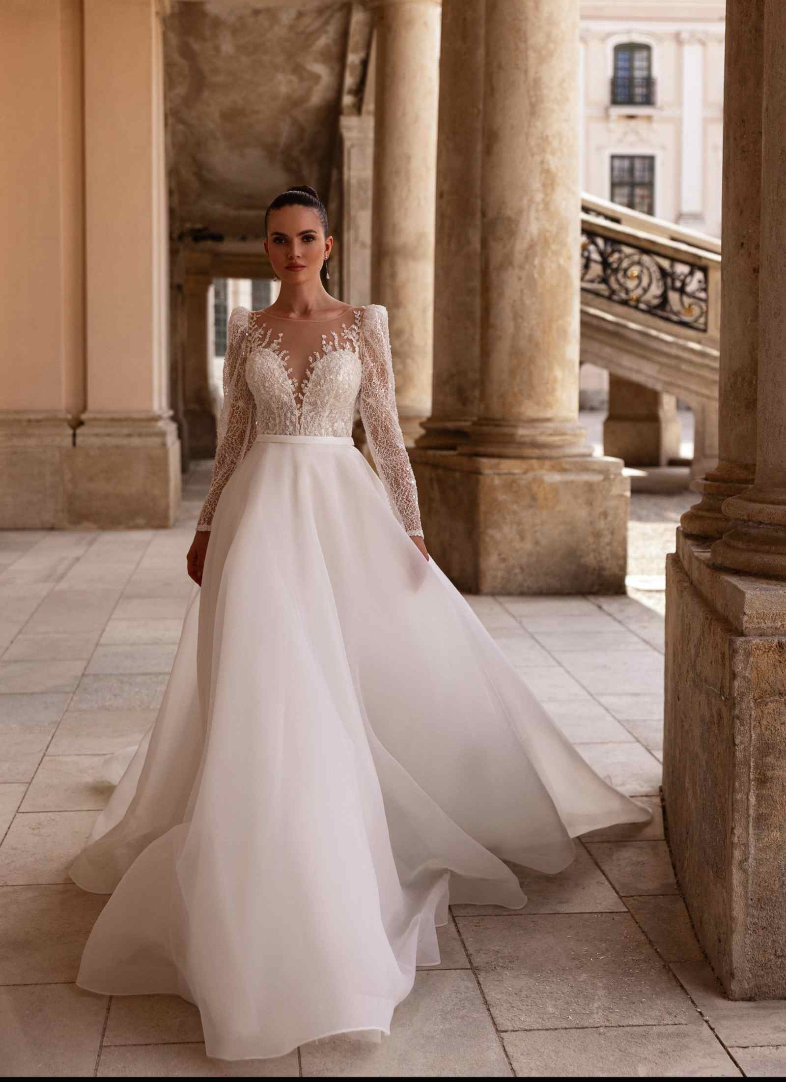 Elegant A Line Wedding Dresses Strapless Long Sleeves Lace Appliques Lace Bridal Gowns Lace Up Special Occasion Sweep Train Vestido de novia