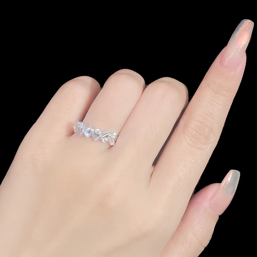 Fine Jewelry 925 Sterling Silver High Carbon Diamond Ring Jewelry for Women 925 Silver Luxury Moissanite Wedding Engagement Ring
