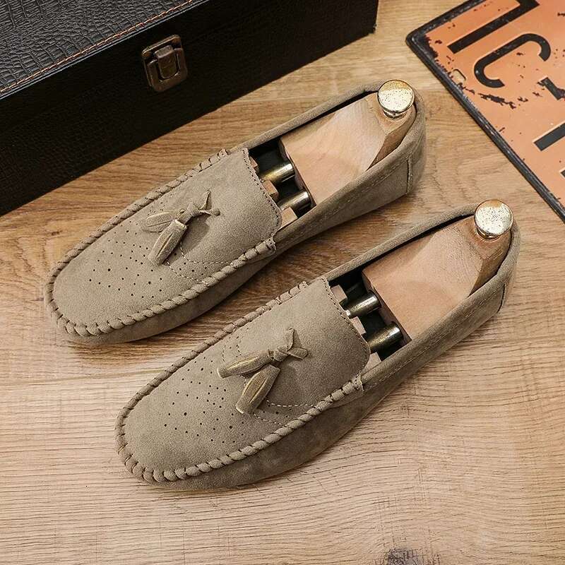 Fashion Suede Men Casual Brand Mens Loafers Breathable Comfort Slip-On Leather Driving Lazy Shoes Moccasins