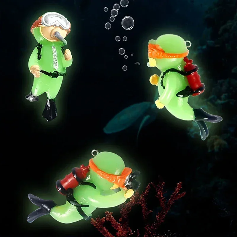 Fish Tank Decoration Luminous Green Mini Floating Diver Aquarium Ornaments Cute Small Floating Ball Aquarium Accessories Acuario
