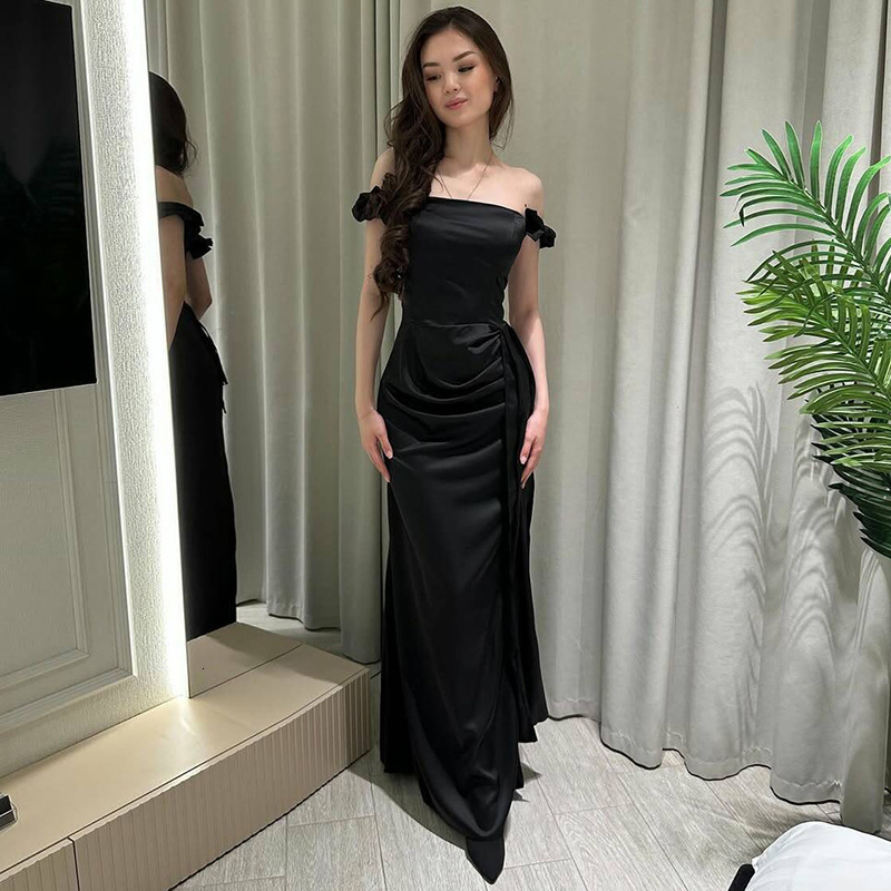 Wind Women's 2025 Spring/Summer New Product Fashion Sexy Back Waist Strap Dress
