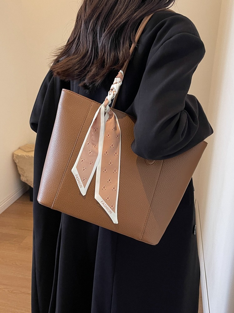Large Capacity Handbag 2025 New Fashionable Multi Functional Leisure Shoulder Bag Designer Handbag Crossbody Bag