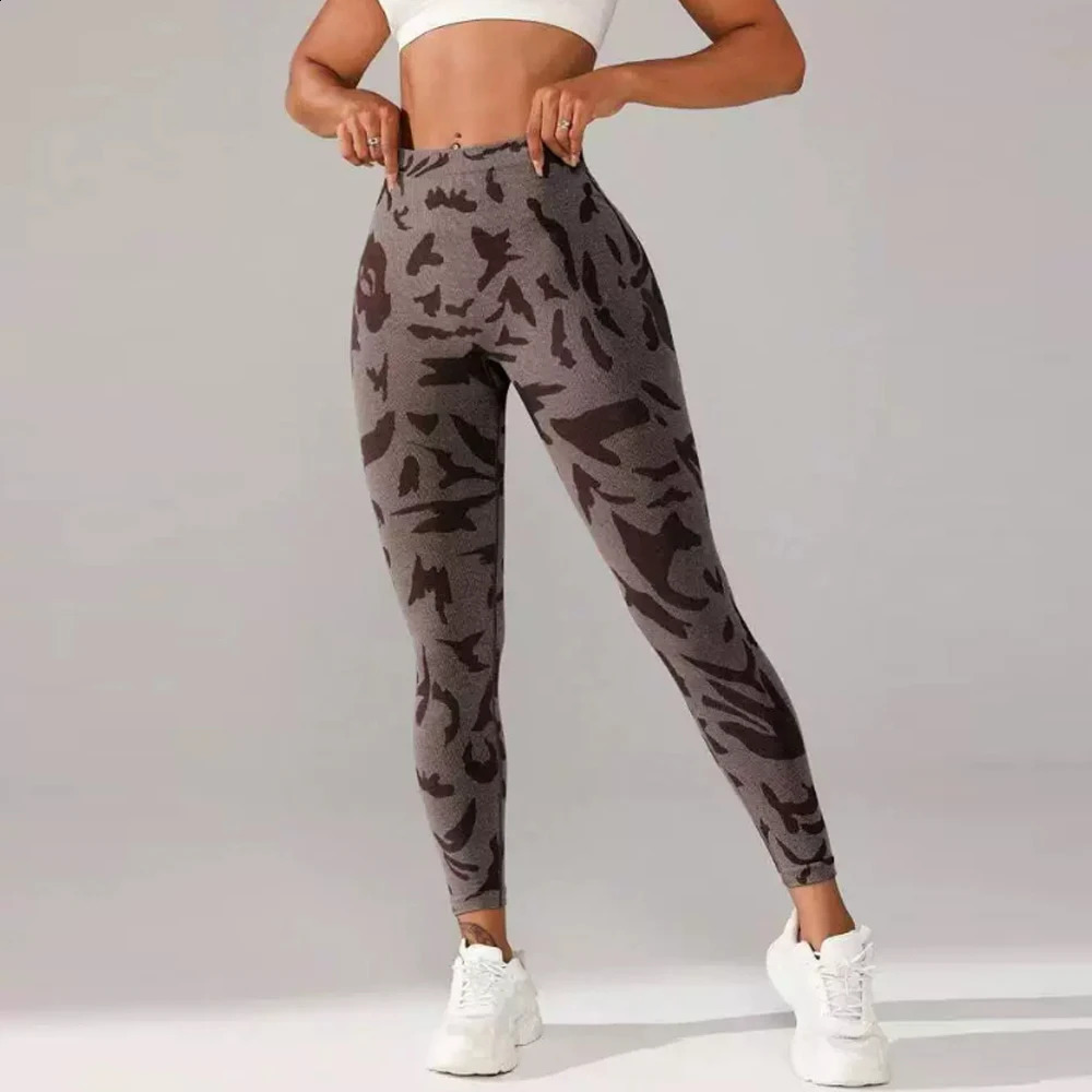 Women Camouflage V Back Gym Leggings Butt Lifting Fitness Athletic Workout Scrunch Leggings Exercise Yoga Pants Sports Tights 250225