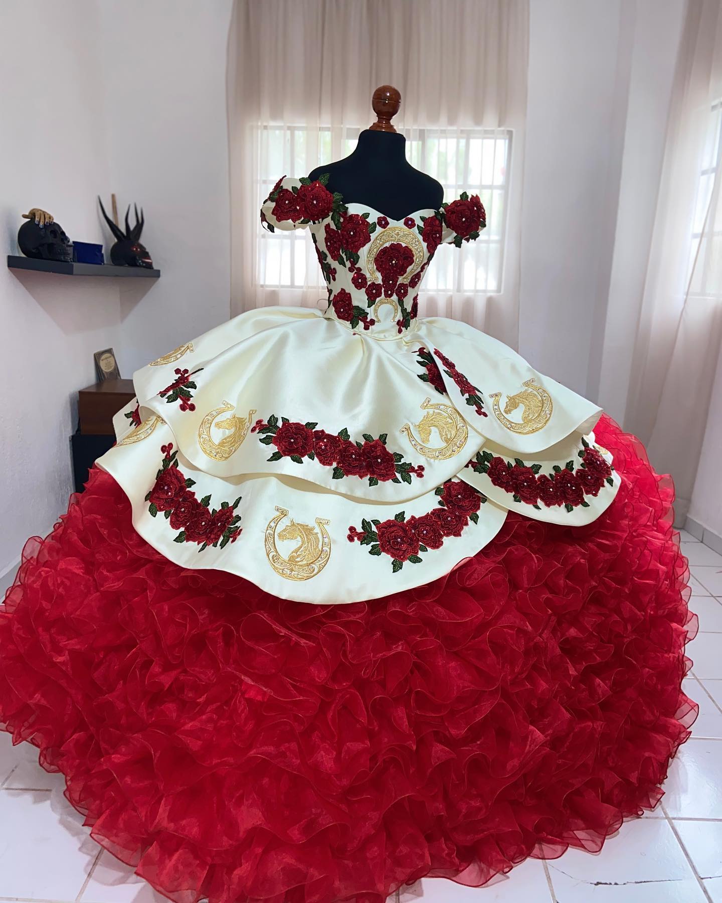 Classic White And Red Embroidery Quinceanera Dresses Tiered Ruffles Skirt Off Shoulder Floral Sweet 16 Dress Mexican Charro Vestido De 15 Anos Bow Bac