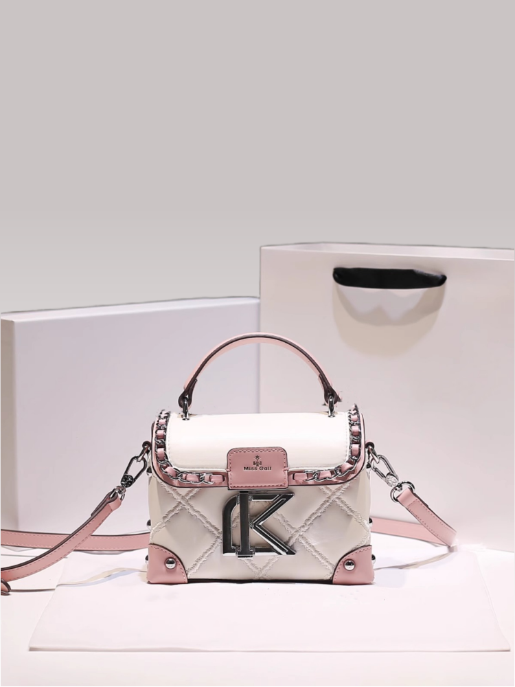 2025Rivet Quilted Handbag with Contrast Color Women's High Quality and Luxury Leather Crossbody Bag for dating and shopping