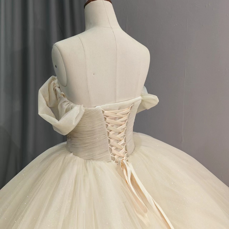 Light Champagne Shiny Quinceanera Dresses Ball Gown Off The Shoulder Tull Tiered Party Birthday Sweet 16 Vestidos 15 De Anos