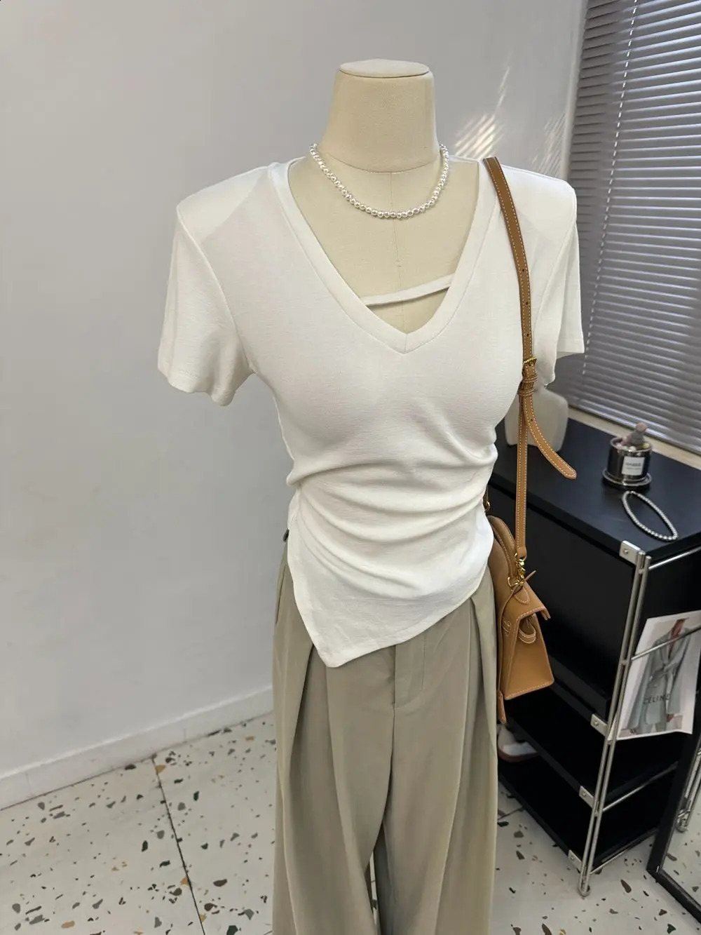 Wholesale V Neck T Shirts for Women Basic Slim Fit Top Women Shoulder Pads Summer Top High Strecth Short Sleeve Solid T Shirt 250225
