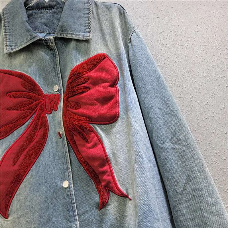 DEAT Women's Denim Coat Patchwork Red Bow Washed Blue Design Female Single Breasted Jackets 2025 Spring New Fashion 29L9359