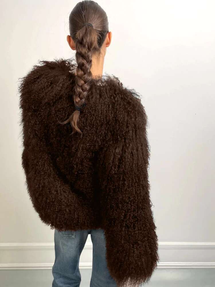 Faux for Women Fluffy Jacket White Coats Fake Mongolian Sheepskin Elegant and Comfortable Winter