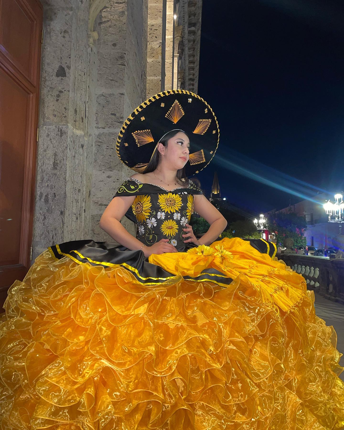 Mexican Charro Quinceanera Dress Off Shoulder Black And Gold Embroidery Princess Sweet 16 Dresses Luxury Prom Boutique Special Occasion Ball Gown