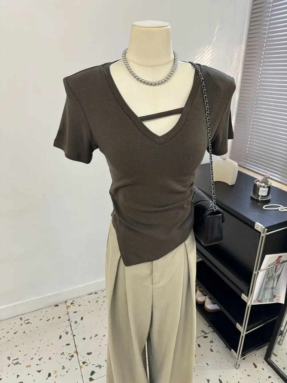 Wholesale V Neck T Shirts for Women Basic Slim Fit Top Women Shoulder Pads Summer Top High Strecth Short Sleeve Solid T Shirt 250225
