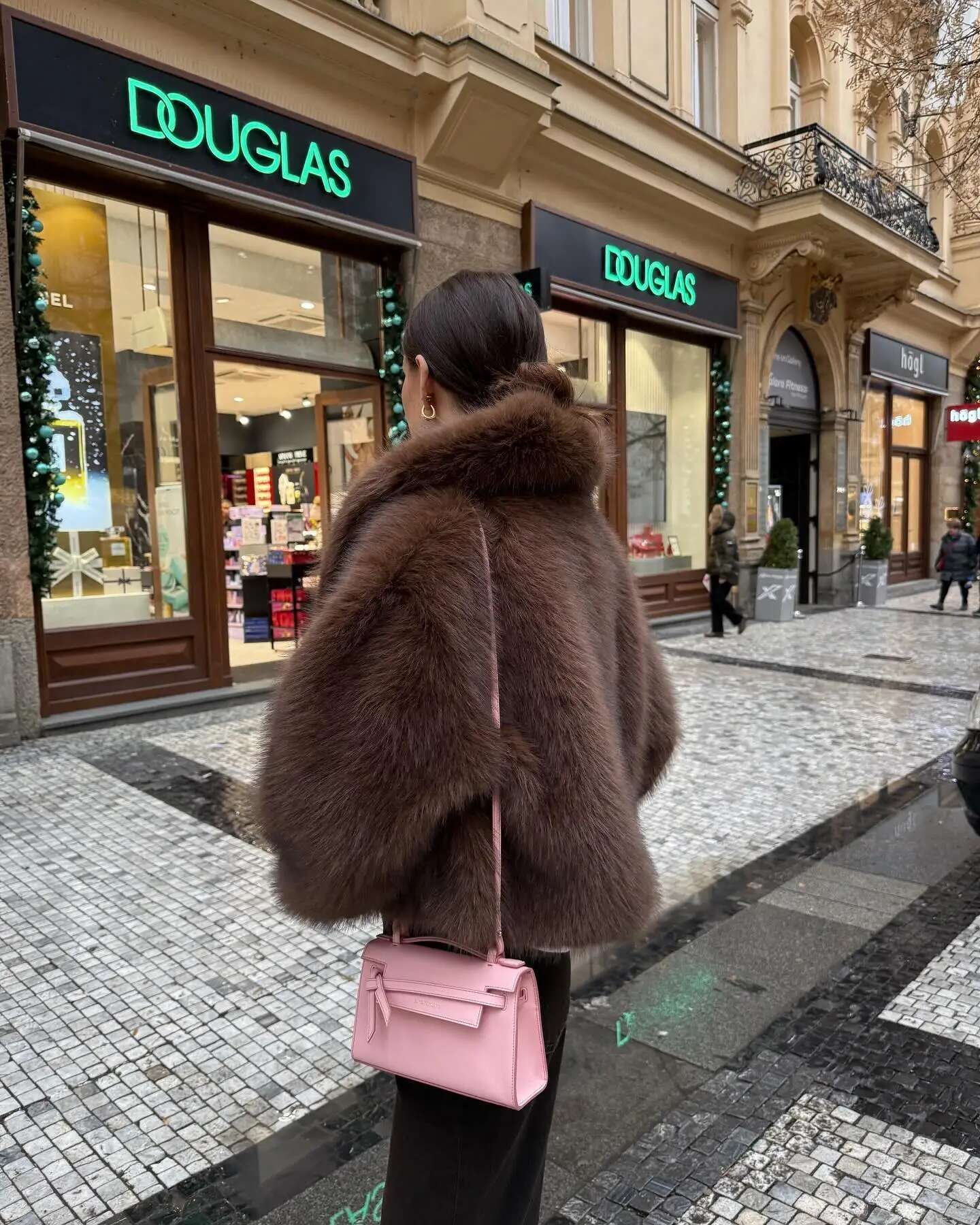 Retro Oversized Warm Faux Fur Big Lapel Short Coat Female Long Sleeve Flurry Jacket 2024 Women Fashion Winter Streetwear