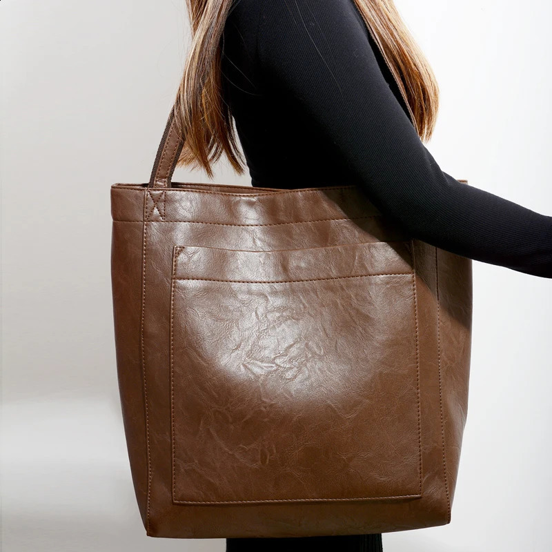 Womens Shoulder Bag Oil Wax Leather Large Capacity Fashionable Big Tote Bag Retro Soft Leather Oversized Shopping Handbag 250305