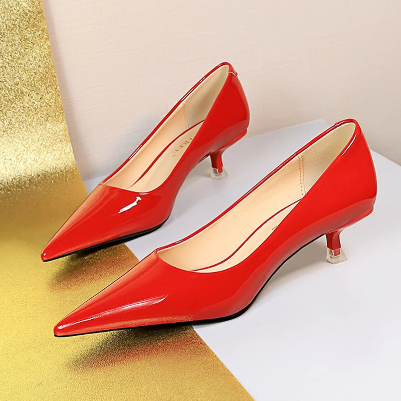 Patent Leather Mid Heel Women Shoes 2025 Spring Kitten Heels 4.5 Cm Pointed Shoes Women Pumps Occupational OL Office Heels 250228