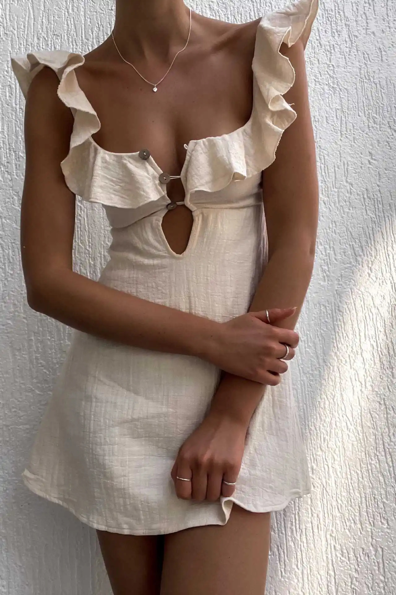 Holiday retro mini beach dress summer 2024 sexy pleated shoulder strap hollow short vest 250227Z