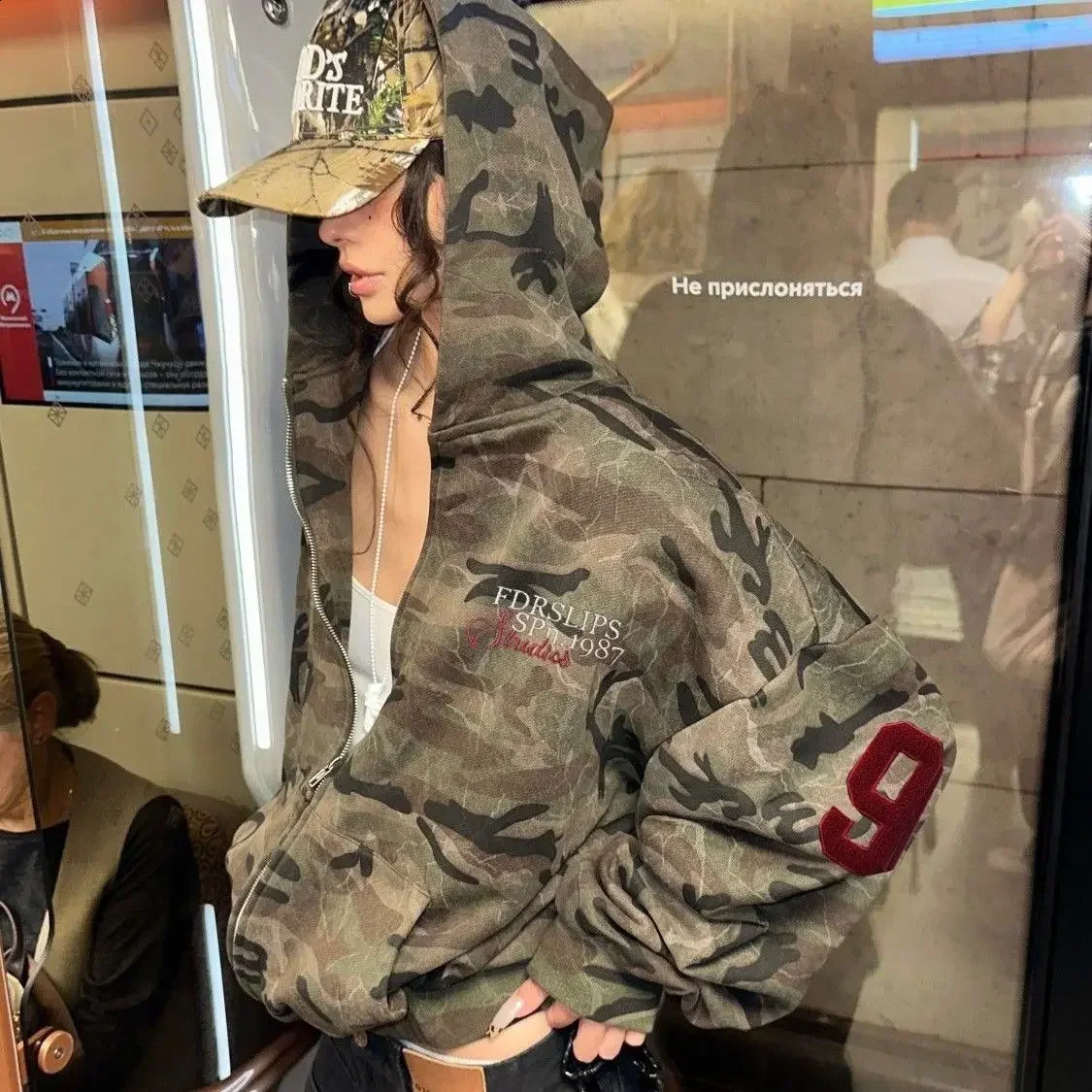 Retro High Street Hooded Camouflage Jacket Female Retro American Loose Plus Velvet Couple Zipper Jacket Y2K Sports Jacket 250228