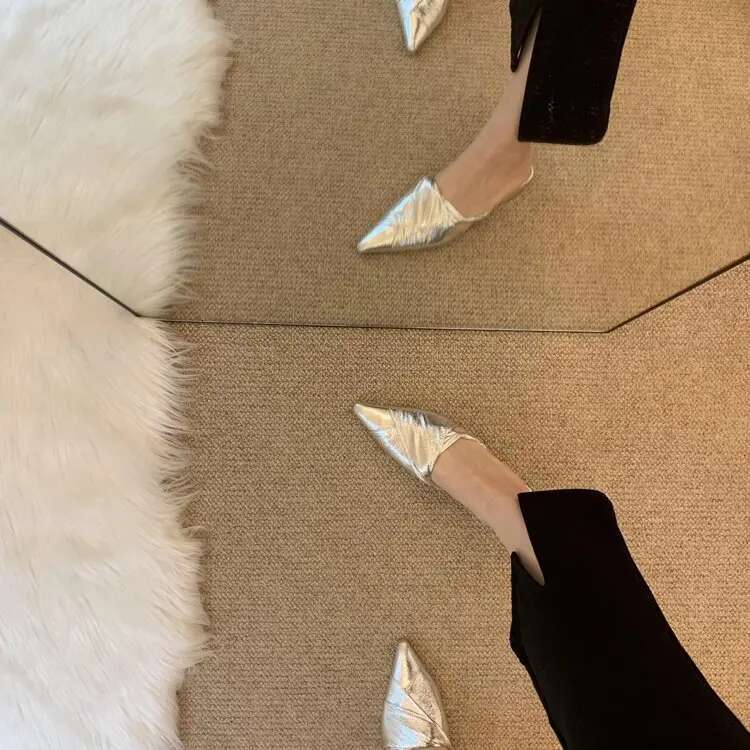 Fashion Pointed Toe Slippers Women Slip On Mule Flat Heels Causal Outsides Slides Elegant Pleated Shoes Brand Sandal Gold
