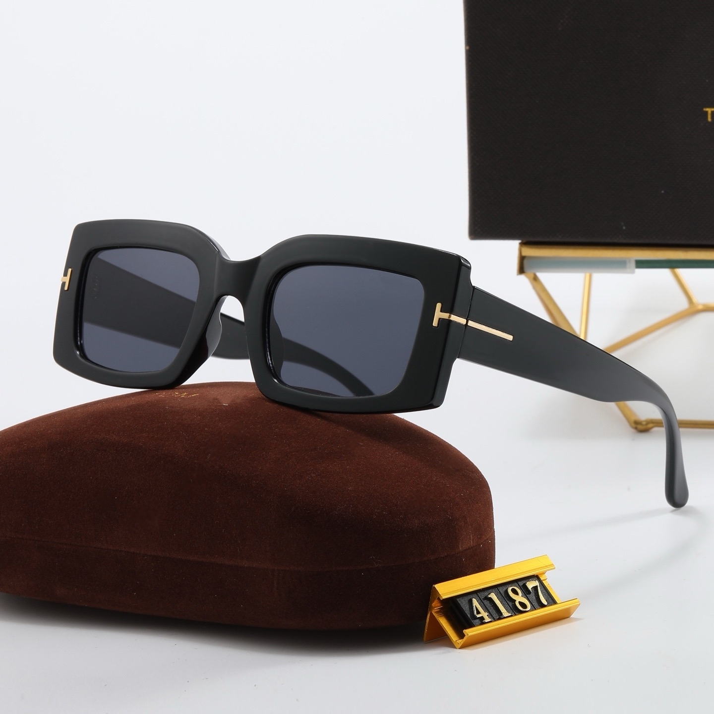 Designer Sunglasses Hot Top store Direct store designer Women Fashion Black Sun Glasses Men Brand Designer Sunglasses Female Popular Eyewear With Box