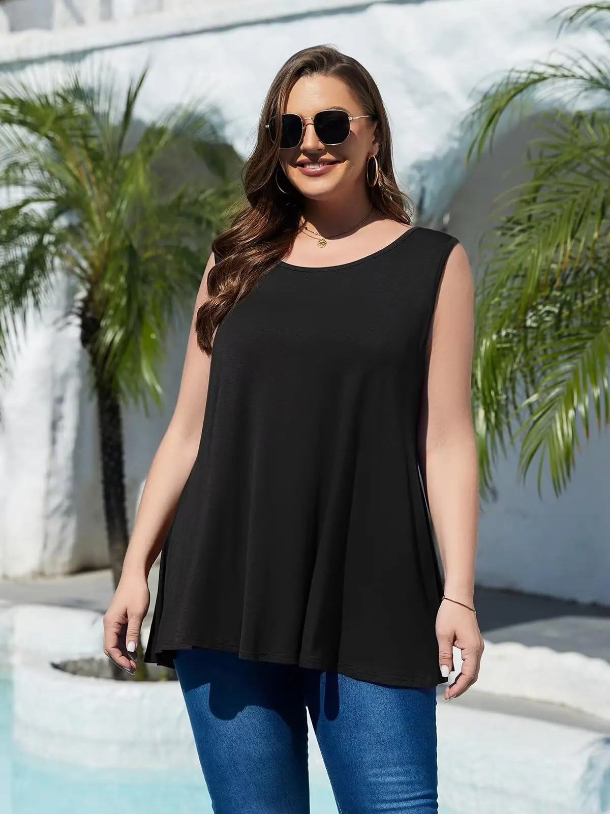 Womens Plus Size Simple Solid Tank Top Casual Crew Neck Sleeveless Tank Top with loose hem For Summer Clothing - Black 250224