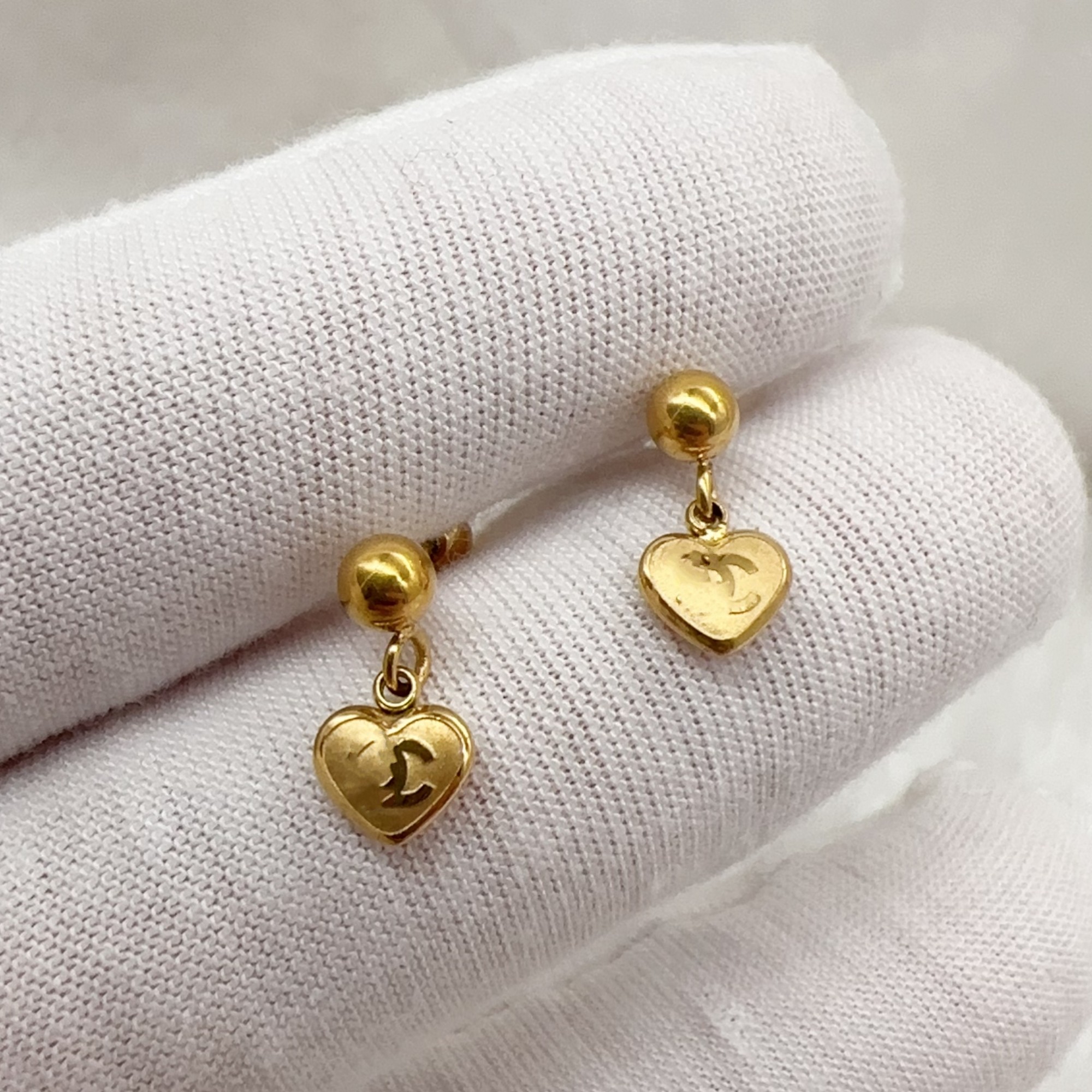 Mini tiny girl boys simple designer letter heart stud 18K gold silver drop earrings 316L stainless steel woman man teenage jewelry gift daily outfit
