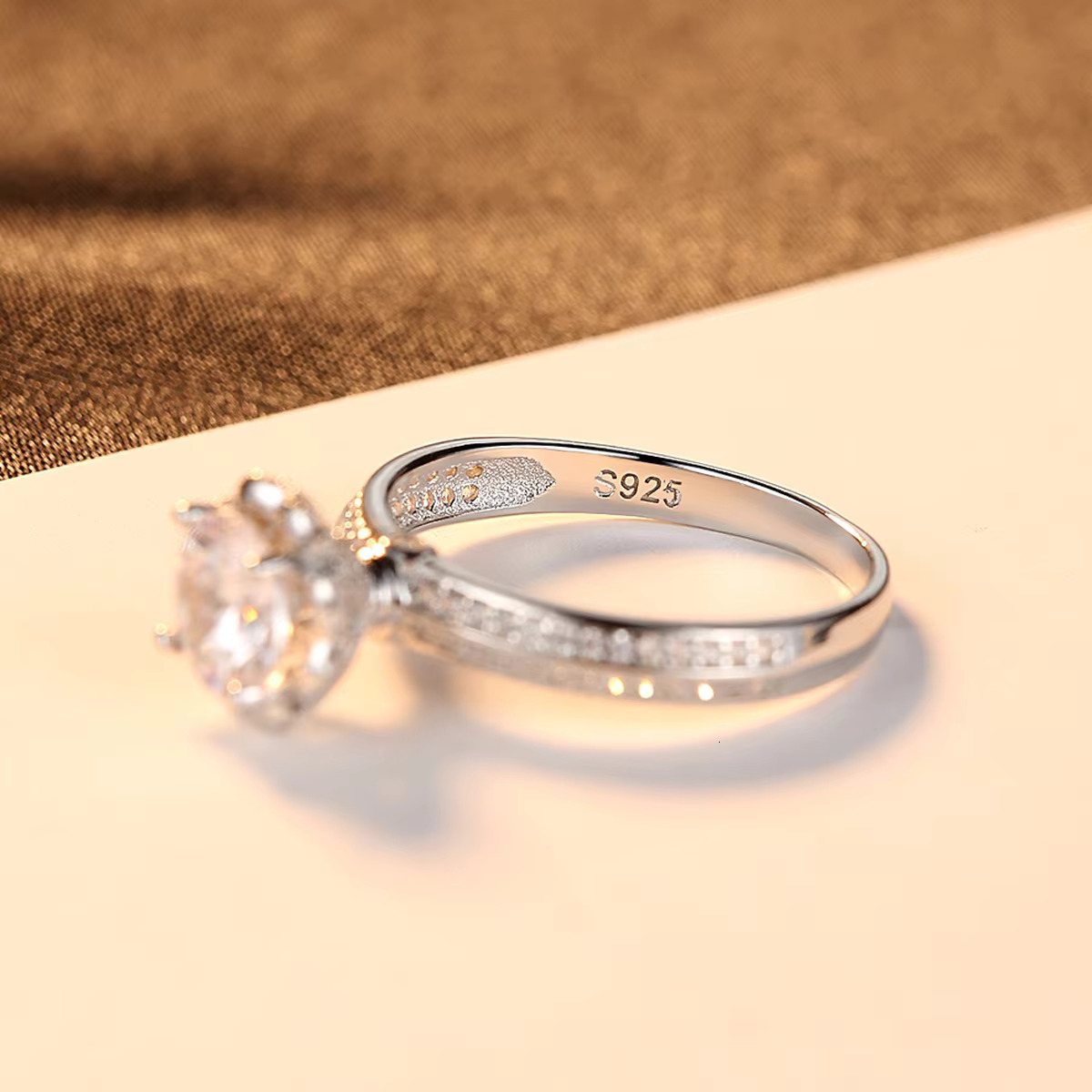 Romantic pyroxene ring, zircon sterg sier engagement and wedding ring
