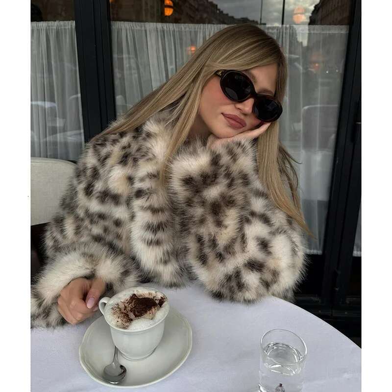 Leopard Faux Fur Jackets Women Loose Thicken Long Sleeves Plush Warm Coats Female 2024 Winter New Chic Urban Outwears Lady