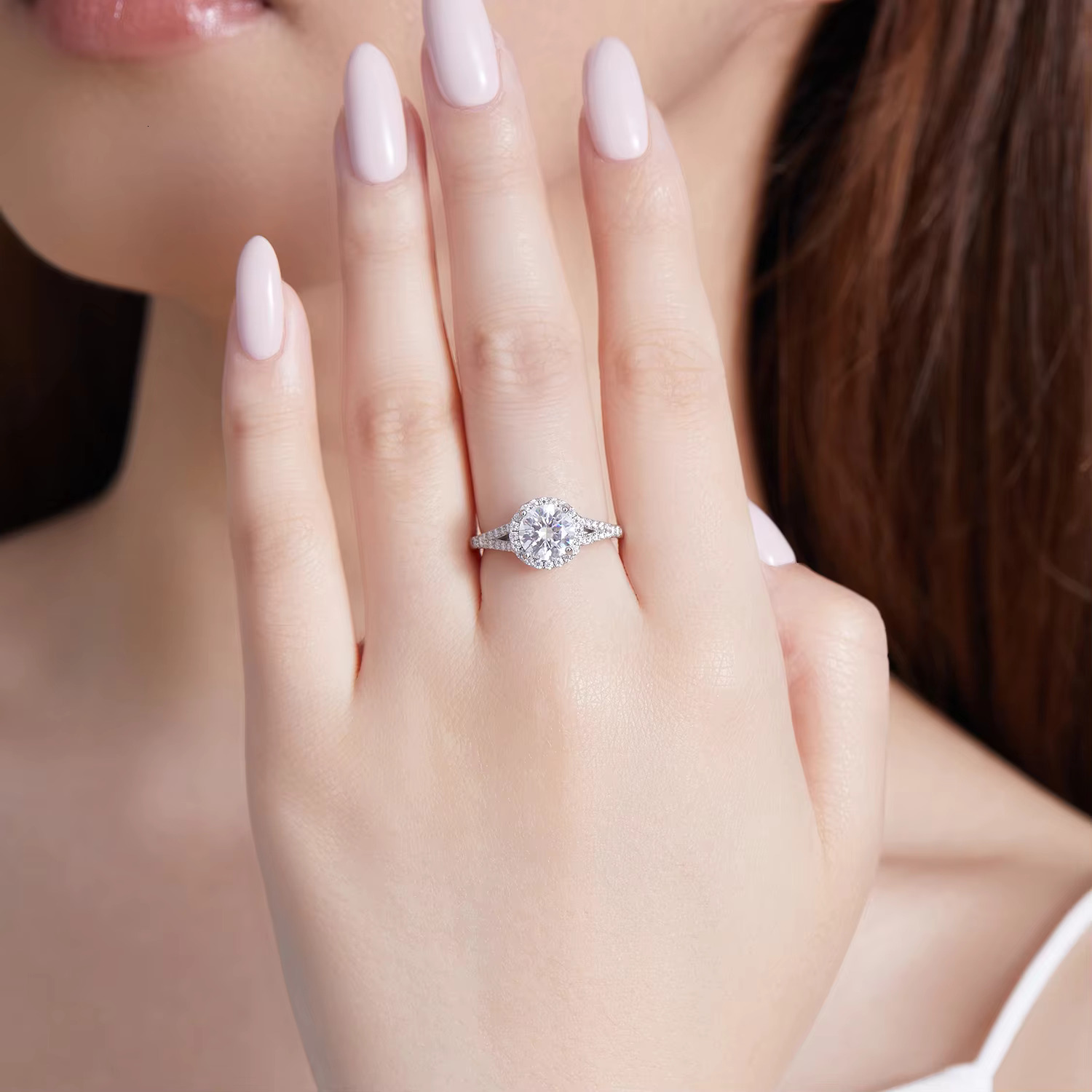 Custom Fine Jewelry 1carat Ring Sterg Sier VVS Moissanite Engagement Rings for Women
