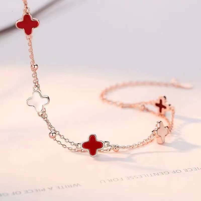 designer Clover double-layer girls, five wer bracelet for girlfriends, light jewelry, Instagram niche design, 2024
