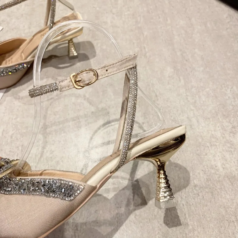 Clear Heels Beige Heeled Sandals Buckle Strap Comfort Shoes for Women Med 2023 Summer Black Girls Closed Medium Pointed Sandals 250218