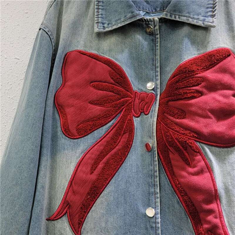 DEAT Women's Denim Coat Patchwork Red Bow Washed Blue Design Female Single Breasted Jackets 2025 Spring New Fashion 29L9359
