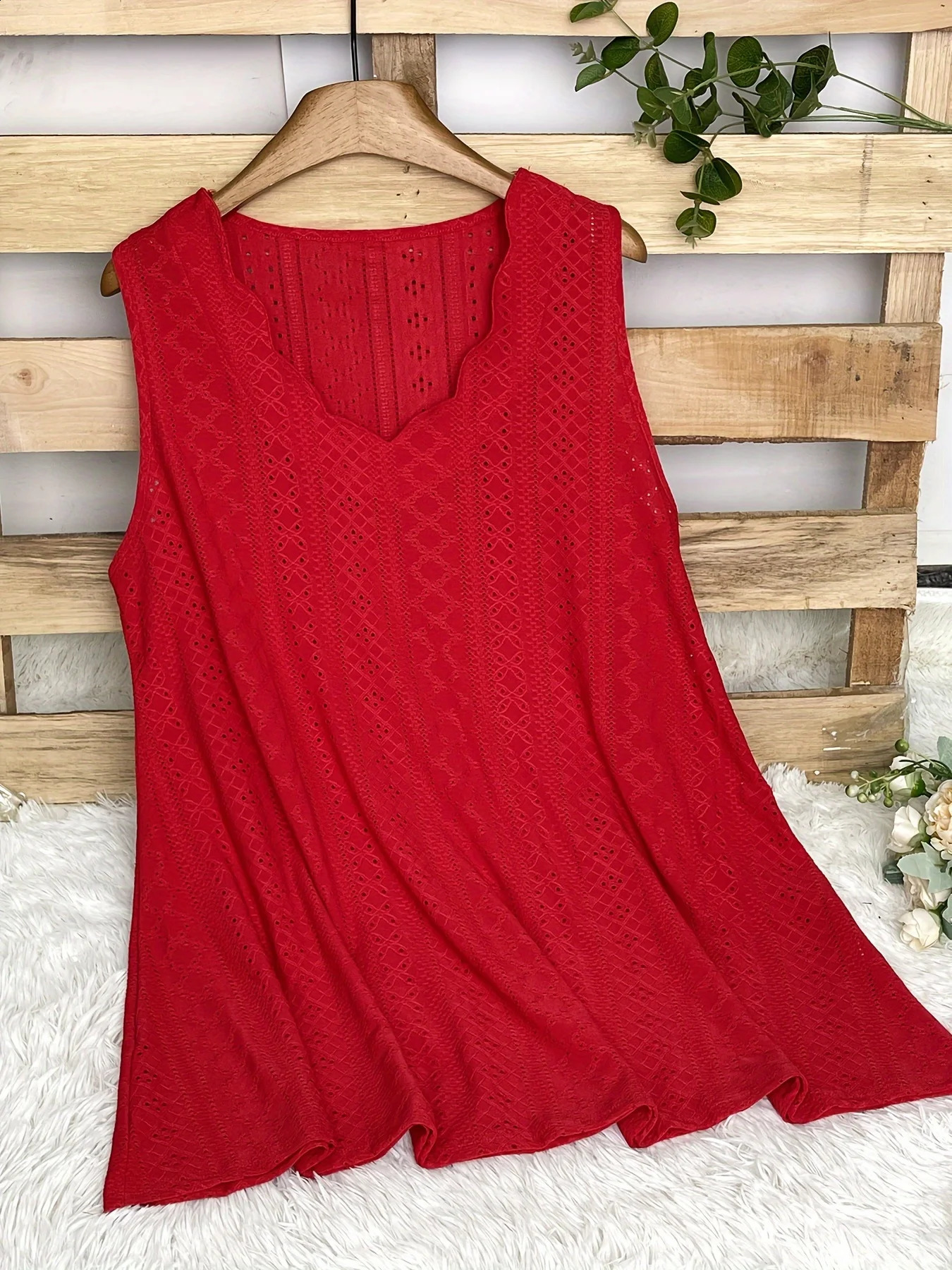 Plus Size Scallop Trim Tank Top Solid Sleeveless Eyelet Tank Top For Summer Womens Plus Size Clothing 250224