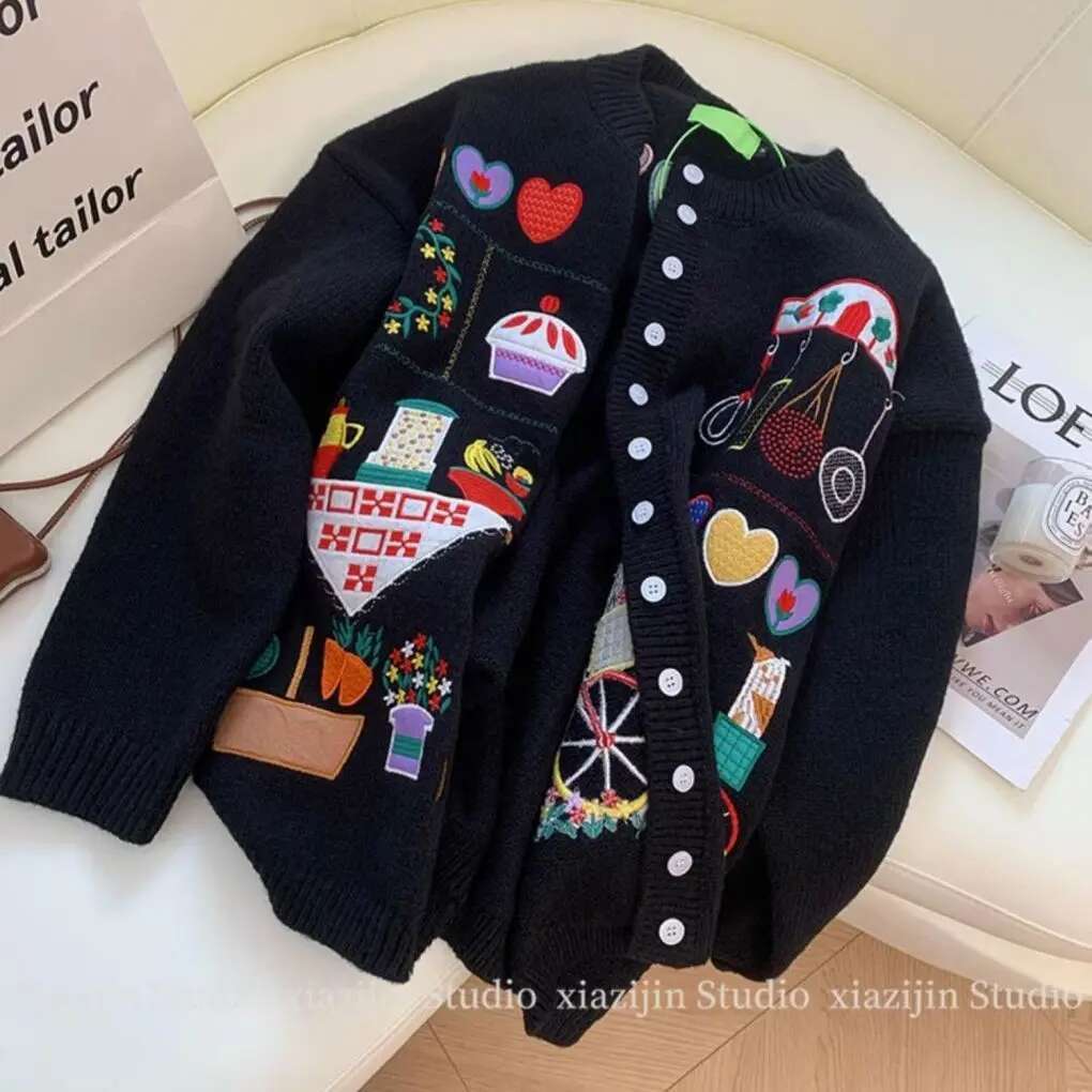 Design sense, niche sweater, knitted cardigan, women's Korean sweet cute embroidery atmosphere, autumn and winter coat