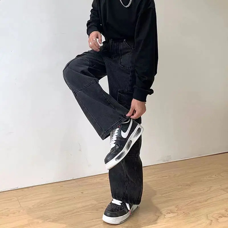 Mens cargo pants with multiple pockets on the street black and gray work pants suitable for mens loose pants high waisted retro straight leg jeans 250