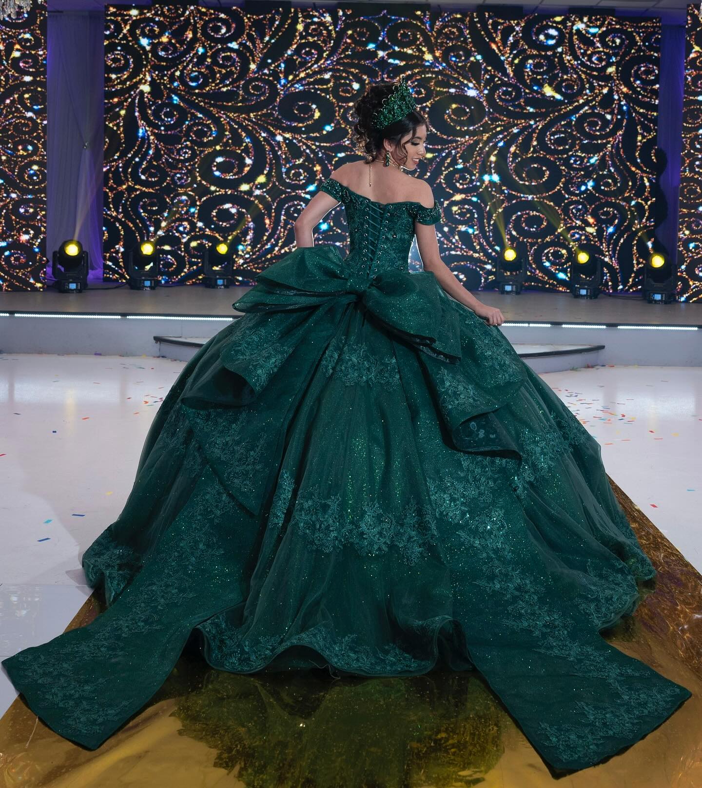 Classic Hunter Green Ball Gown Quinceanera Dresses With Bow Back Lace Appliques Off Shoulder Corset Sweet 16 Dress Prom Boutique Special Occasion Wear