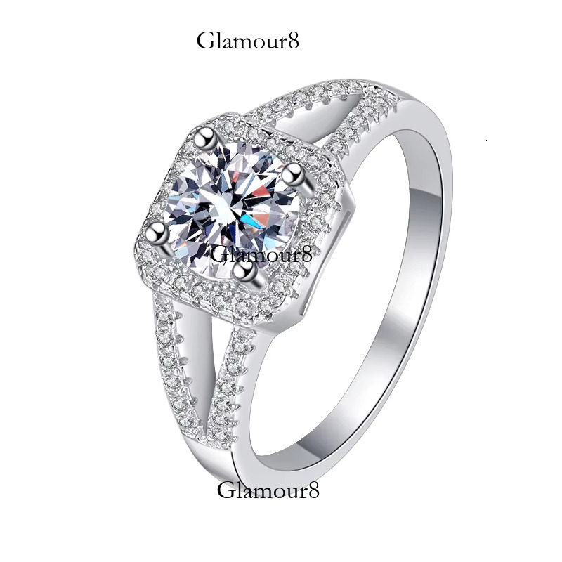 A anniversary celebration is always must-have for your heart. Purchase an engagement shaped natural silica ring with a unique design