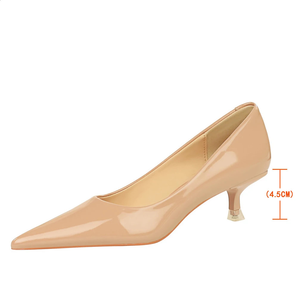Patent Leather Mid Heel Women Shoes 2025 Spring Kitten Heels 4.5 Cm Pointed Shoes Women Pumps Occupational OL Office Heels 250228