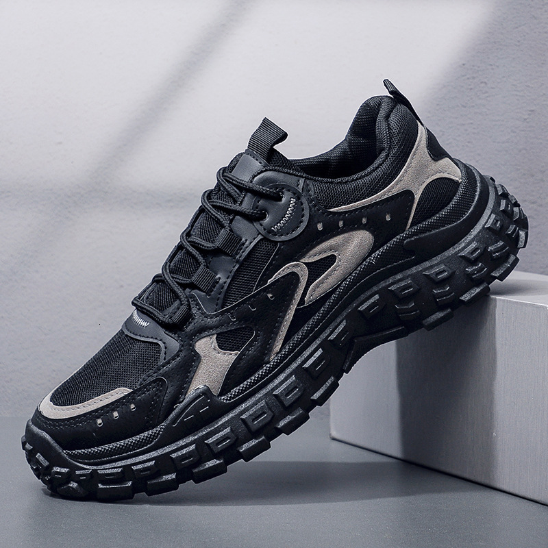 Spring And Autumn Men's Labor Protection Construction Site Boots Outdoor Men's New Breathable Mesh Design Anti Slip And Wear Resistant Sport