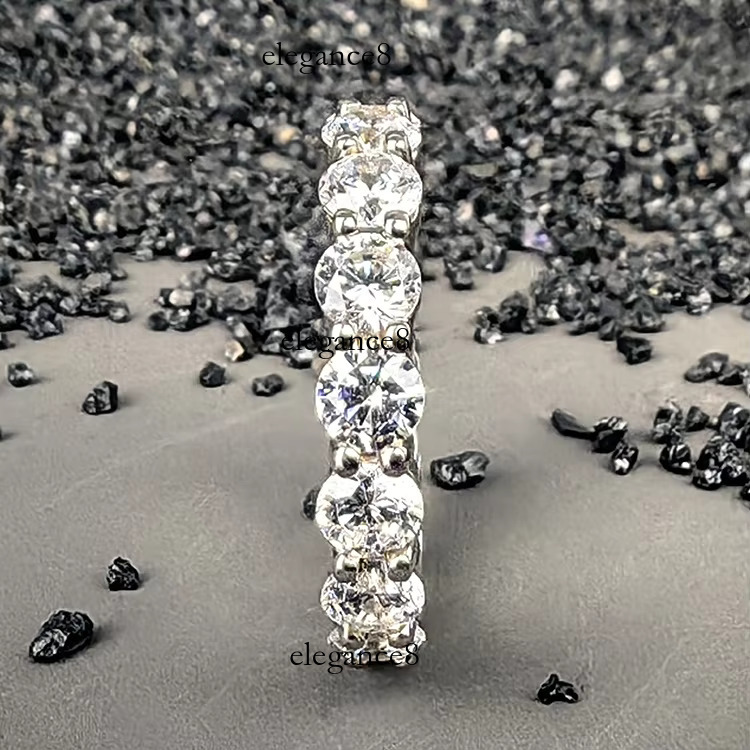 Classic boutique jewelry pure sier VVS Moissanite eternal ring, suitable for women's weddings and engagements