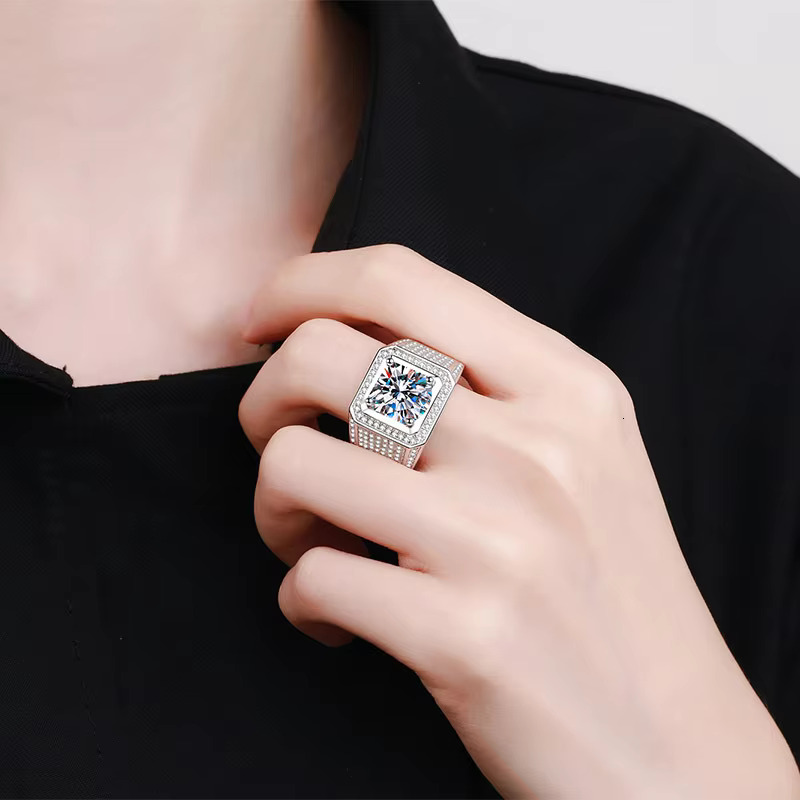 Sterg Sier Moissanite Men's Ring Plated With PT950 Gold, Gift to Boyfriend Manufacturer in Stock Wholesale