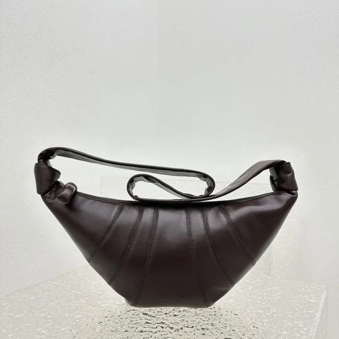 LE Original Christoe Croissant Genuine Leather Messenger Commuter Women's French Niche Design Shoulder Bag
