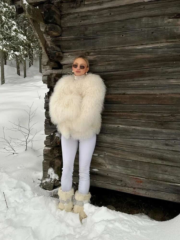 Faux for Women Fluffy Jacket White Coats Fake Mongolian Sheepskin Elegant and Comfortable Winter