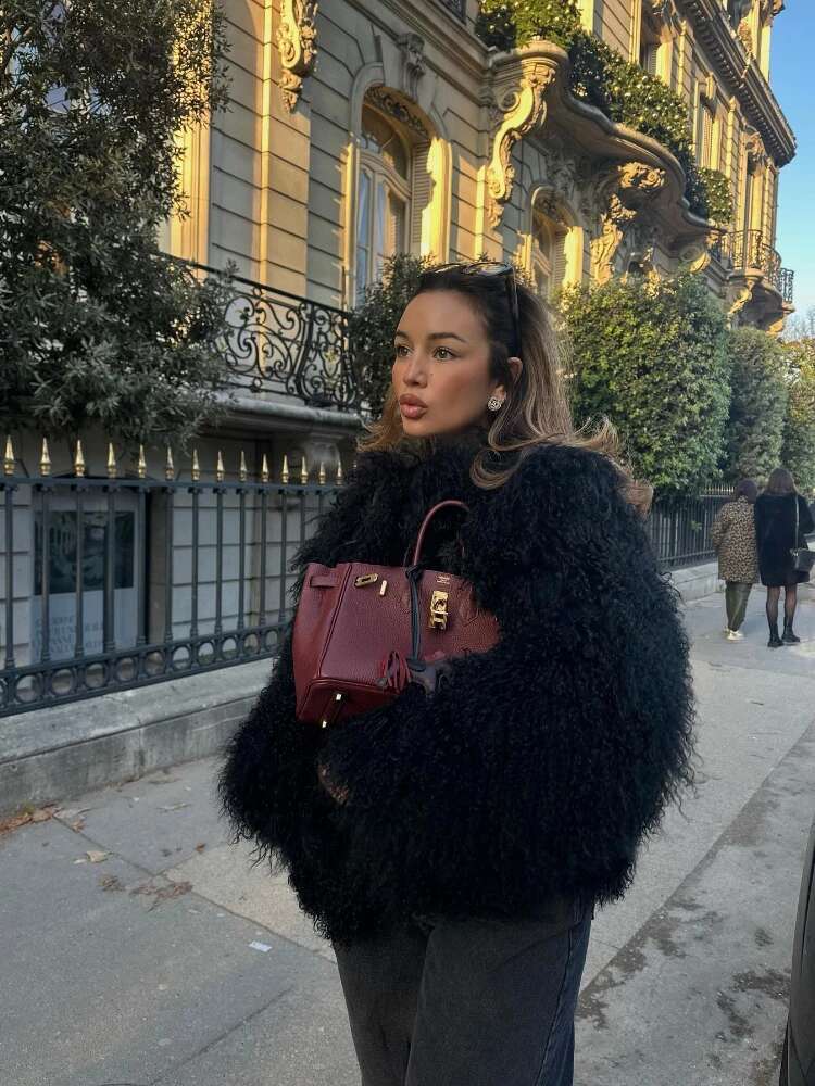 Faux for Women Fluffy Jacket White Coats Fake Mongolian Sheepskin Elegant and Comfortable Winter