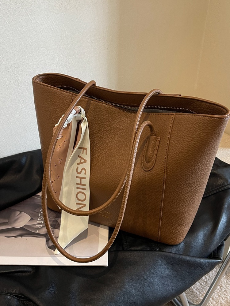 Large Capacity Handbag 2025 New Fashionable Multi Functional Leisure Shoulder Bag Designer Handbag Crossbody Bag