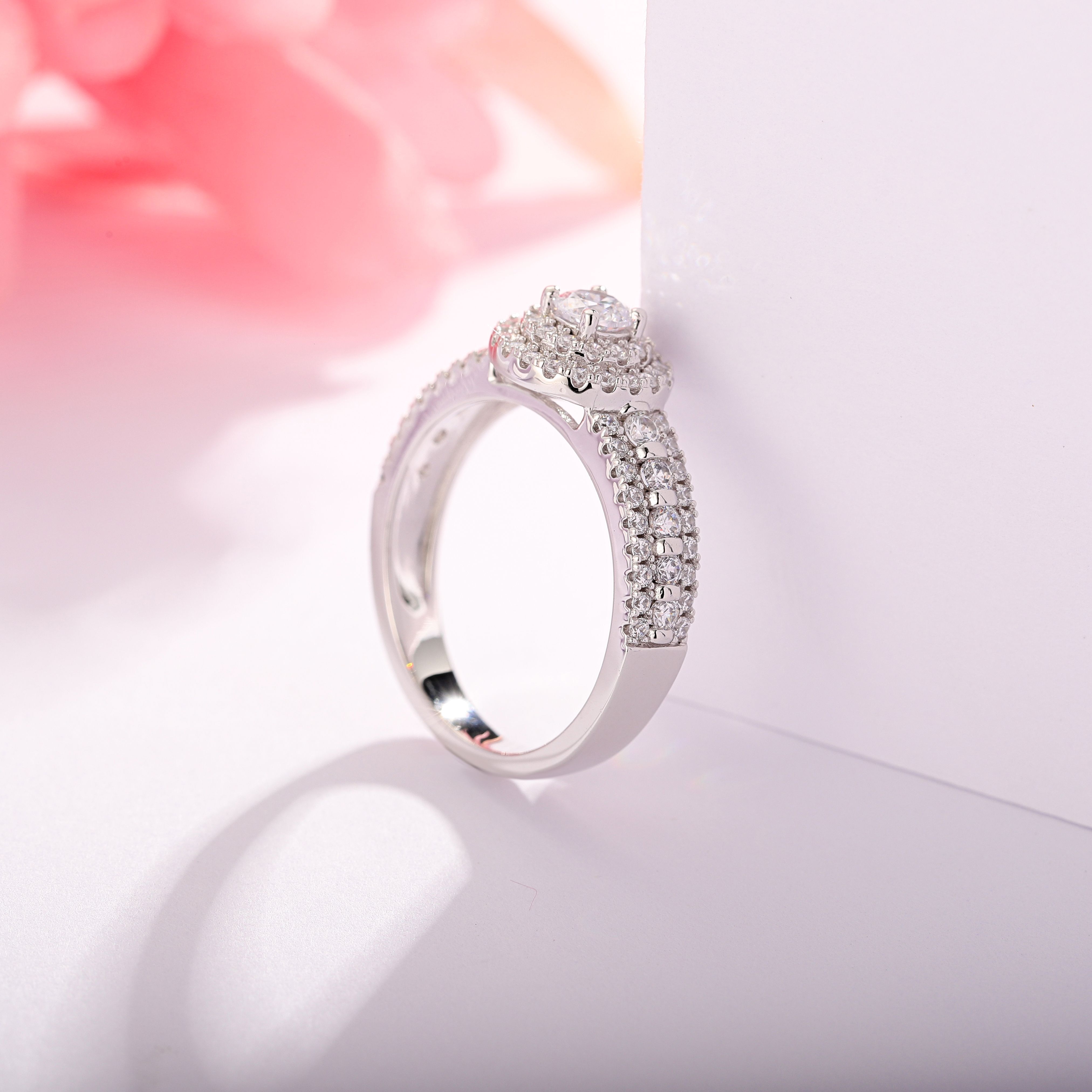 Exquisite Jewelry Silver Fashion Wedding Women's Leisure Micro Paving Set with Cubic Zirconia VVS Sandstone Ring