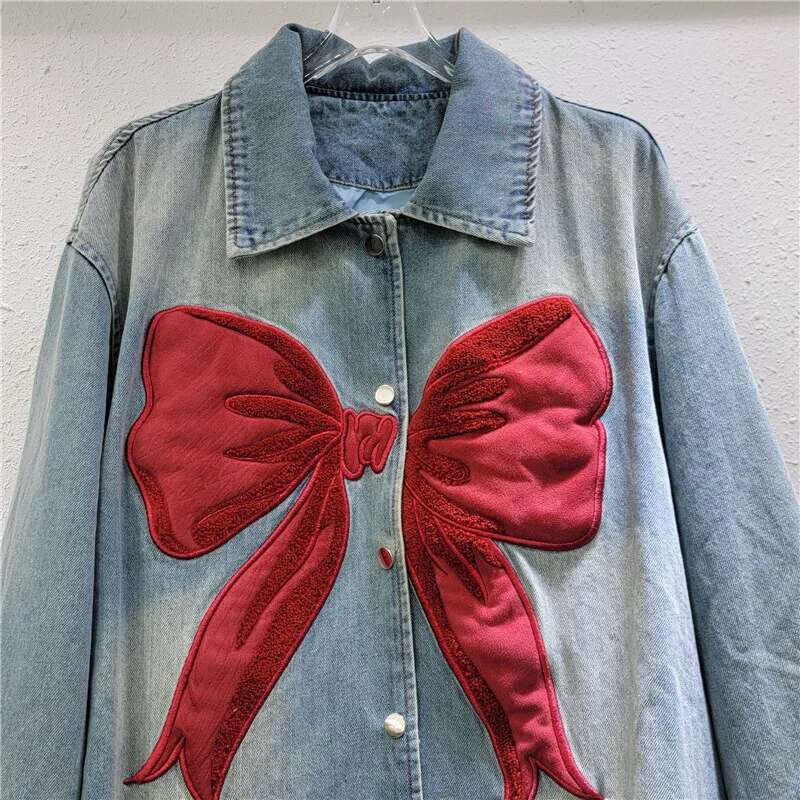 DEAT Women's Denim Coat Patchwork Red Bow Washed Blue Design Female Single Breasted Jackets 2025 Spring New Fashion 29L9359