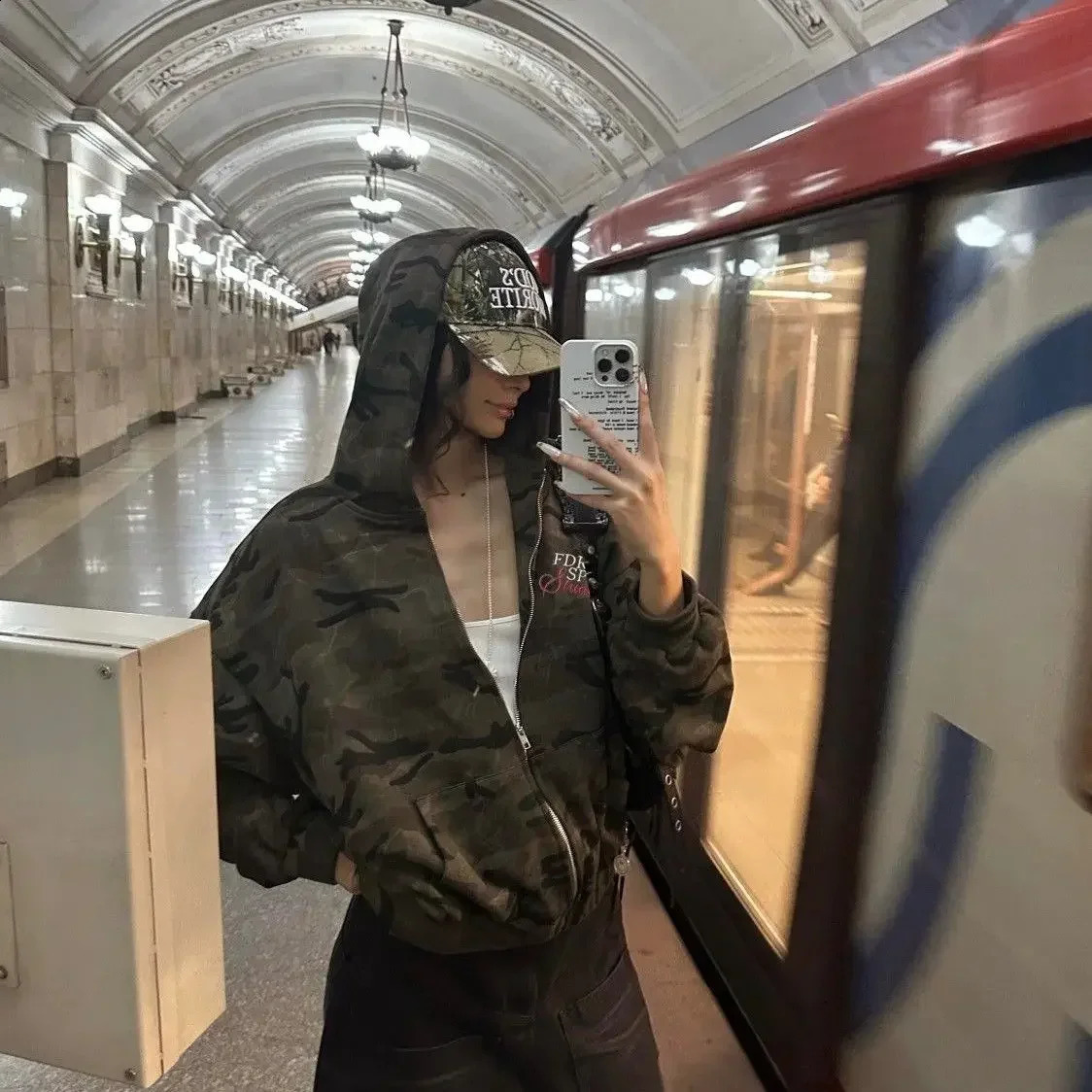 Retro High Street Hooded Camouflage Jacket Female Retro American Loose Plus Velvet Couple Zipper Jacket Y2K Sports Jacket 250228