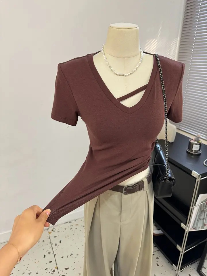 Wholesale V Neck T Shirts for Women Basic Slim Fit Top Women Shoulder Pads Summer Top High Strecth Short Sleeve Solid T Shirt 250225