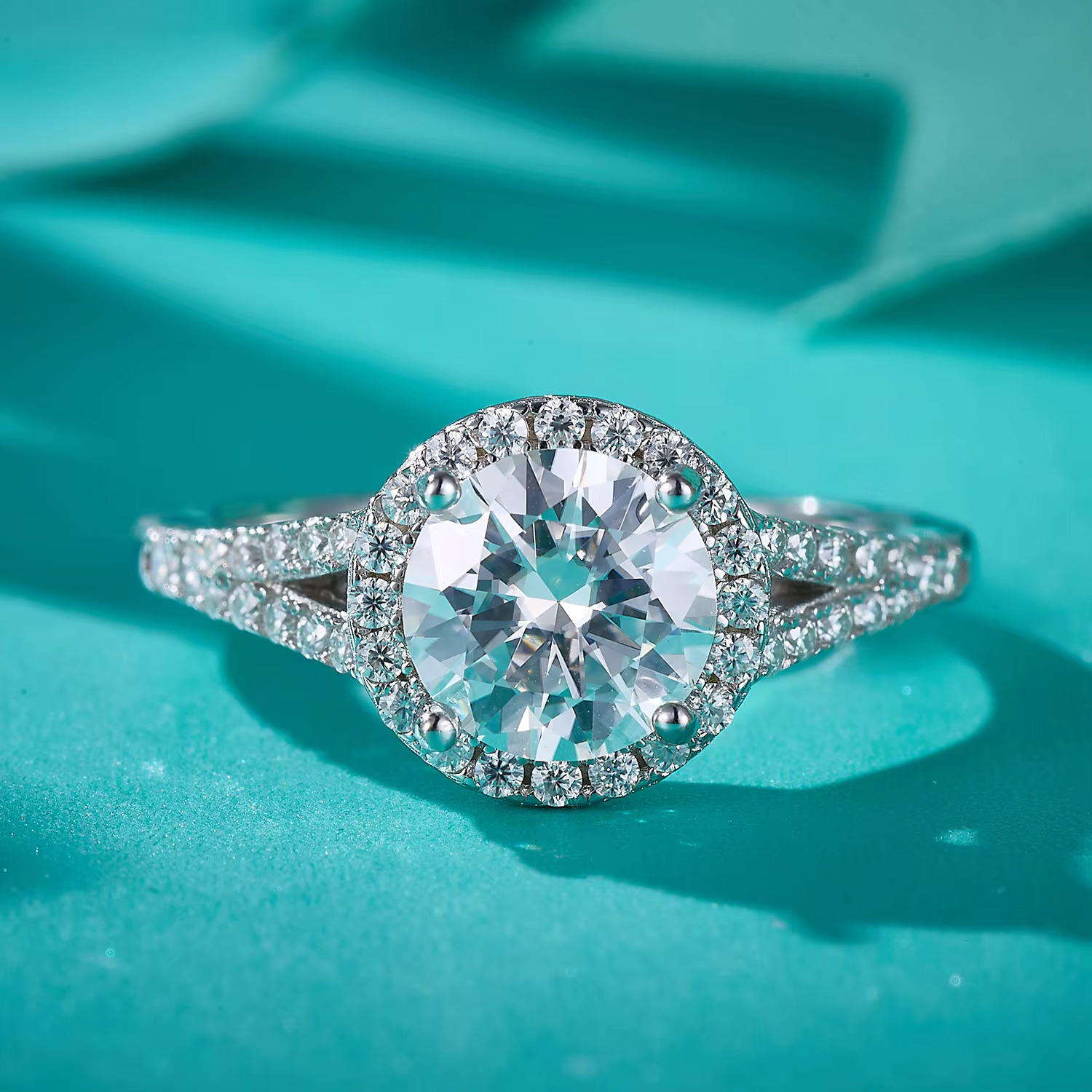 Custom Fine Jewelry 1carat Ring Sterg Sier VVS Moissanite Engagement Rings for Women
